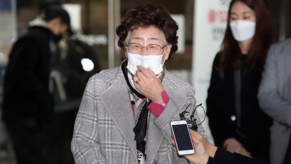 '위안부 피해자' 이용수 할머니, 법정서 일본 사과 촉구