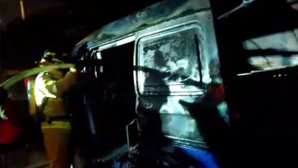 서울 시흥동 푸드트럭에 불…1명 화상