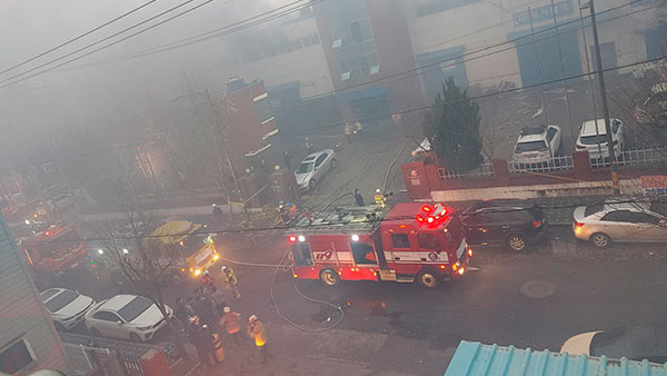 인천 화장품 공장 폭발로 화재…3명 부상, 3명 사망