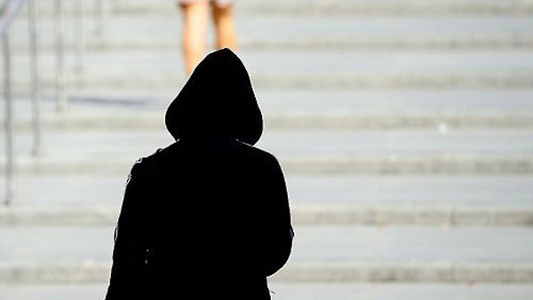 '구애 문자' 8백통 넘게 보낸 스토커… 징역 4개월 집유