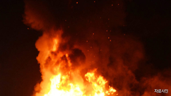 김치냉장고에서 불? 청주 아파트 화재로 20여명 야밤 대피