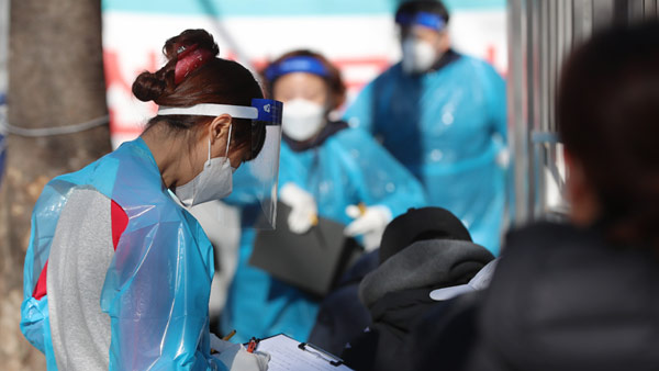 코로나19 신규확진자 다시 600명대…국내발생 599명