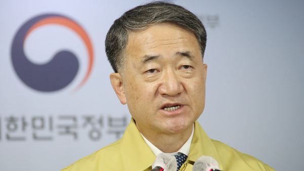 박능후 "확산세 지속시 거리두기 3단계 불가피…검토 착수"