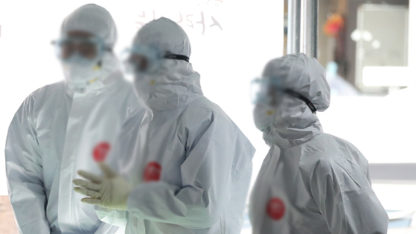 밀폐된 교회 내 식사하고 찬양…요양원·종교시설서 새 집단감염 잇따라