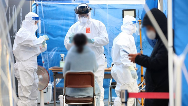 코로나19 신규확진 880명…다시 900명대 근접