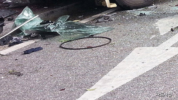 경기 이천에서 SUV차량 옹벽 들이받아…2명 사망