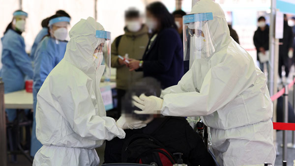 코로나19 신규 확진 970명…국내 946명·해외 24명