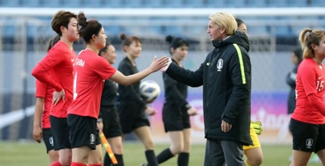 여자축구 대표팀, 베트남에 3-0 완승..조 1위로 올림픽 예선 PO 진출