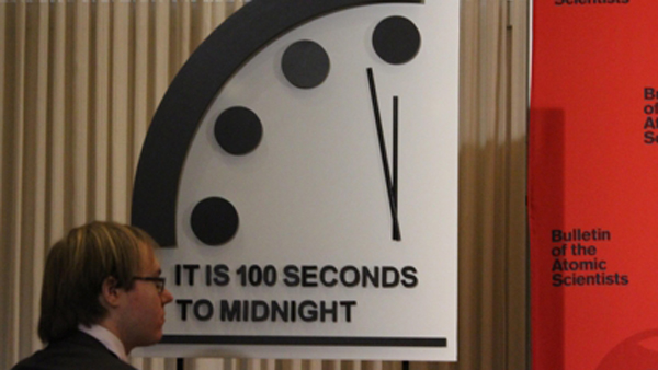 100초전까지 간 지구종말 시계…