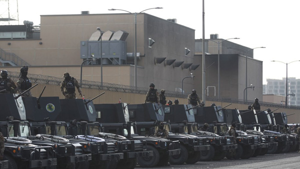 바그다드 미국대사관에 로켓포 3발 직격…최소 1명 부상