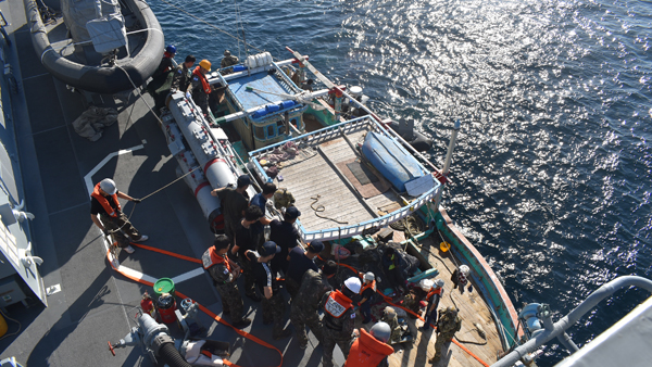 '호르무즈 작전구역 확대' 청해부대, 표류중인 이란 선박 구조