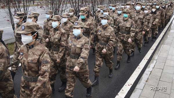 중국 정부, 우한에 군 의료진 2천 6백명 추가 투입 