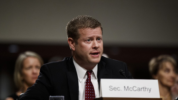 미 육군장관, 코로나19 대응 강조하며 "한국 염려"