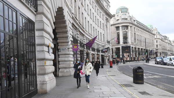 영국 코로나19 확진자 798명…하루새 208명 늘어나