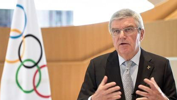 IOC 위원장, "도쿄올림픽 새 일정, 모든 옵션 논의"