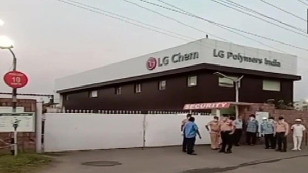 인도 LG화학공장 가스누출…적어도 11명 사망