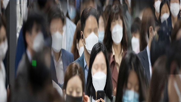 [World Now] 마스크 안 썼다고 '수갑'…수천만원 벌금도