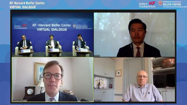 "독재국가보다 한국 등 민주국가가 코로나에 더 성공적 대응"