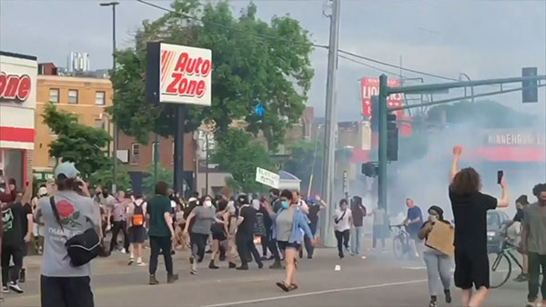 [World Now] 미니애폴리스 경찰 과잉진압 규탄 시위 격화 약탈까지 