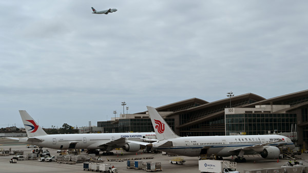 집단감염 확산으로 베이징 오가는 항공편 무더기 취소
