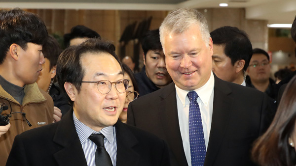 "한국, 미국에 대북제재 완화 요청 방침" [요미우리]