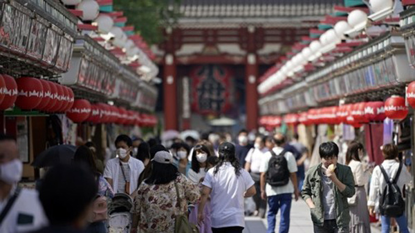 일본 코로나19 긴급사태 해제 후 집단감염 27곳서 발생