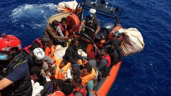 터키 서부 해안서 난민 35명 구조…4명 실종