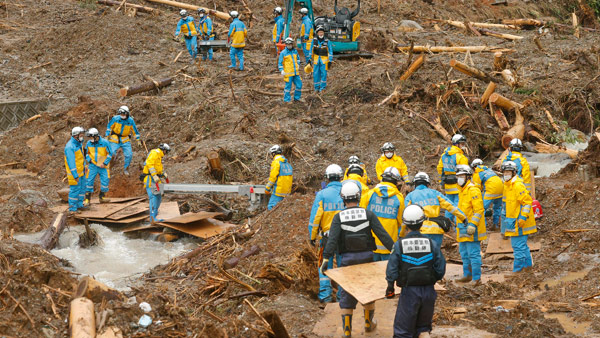 일본 폭우 사망 69명·실종 13명…101개 하천 범람