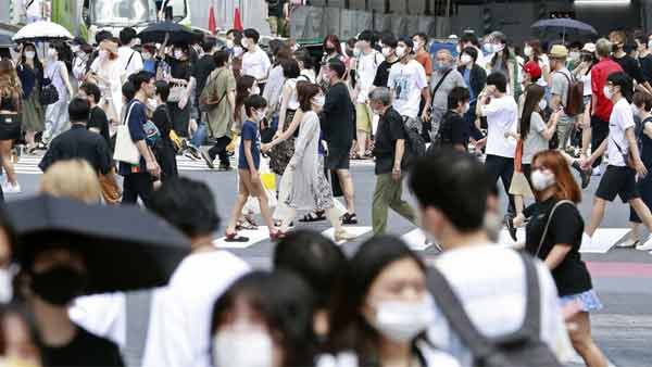 일본 '고투 트래블' 이후 코로나 확진 2.4배로 늘어