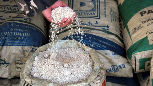 "대형 폭발 원인 질산암모늄은 억류 선박에서 하역된 것"