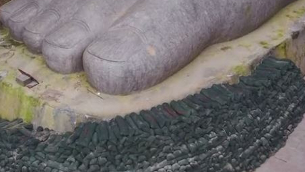 중국 쓰촨성에 또 홍수경보…러산대불 모래주머니 방재