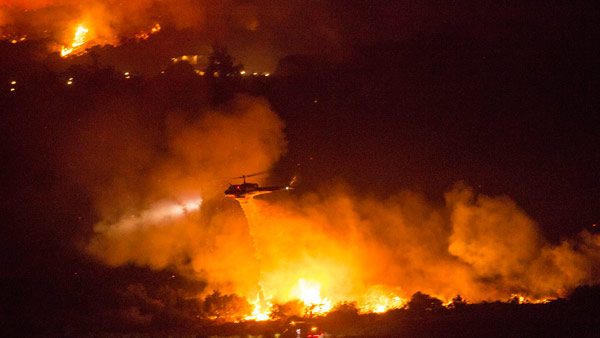 폭염 시달리던 미 캘리포니아, 대형 산불마저 덮쳤다