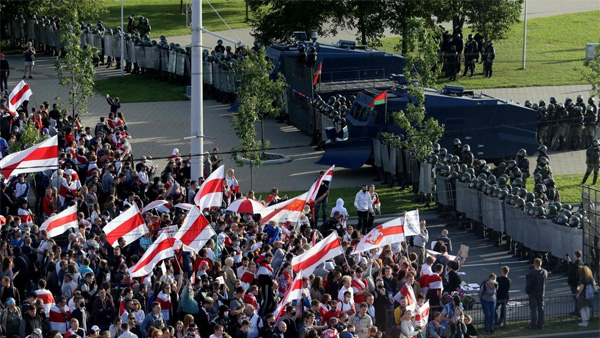 벨라루스, '대선불복' 시위 한달 넘게 이어져