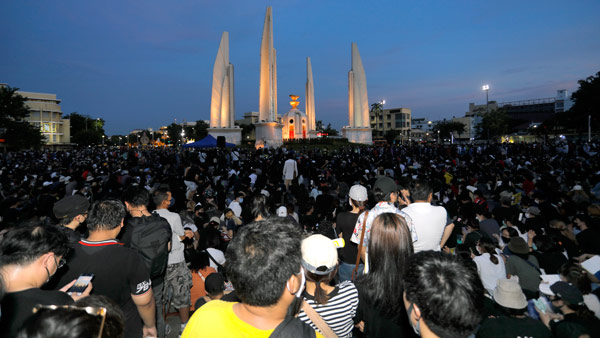 태국서 대규모 반정부집회…금기 깨고 "군주제 개혁"