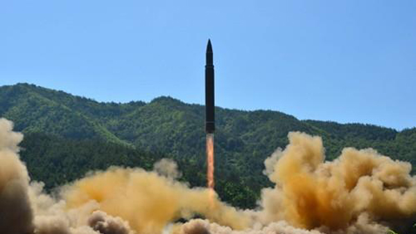 미 하원 군사위TF "북한, 완전한 핵무장 향해 계속 행진"