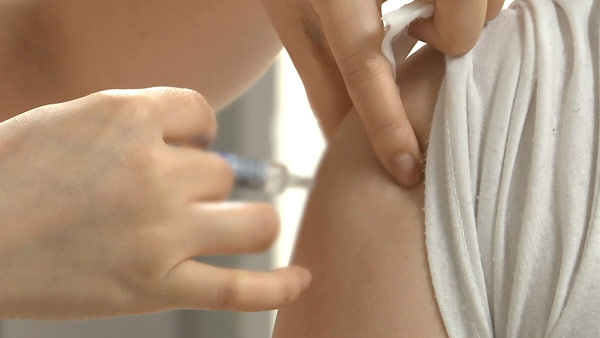 중국 독감백신 접종비 3배 폭등…"11월말까지 대기해야"