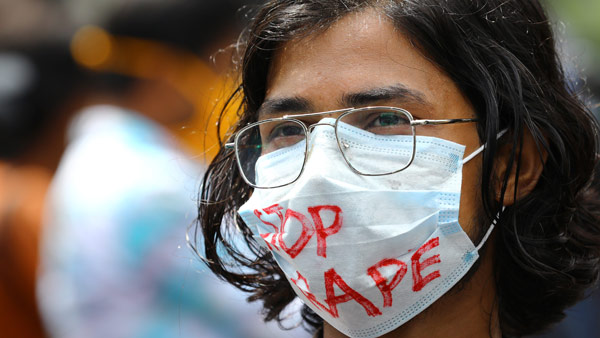 인도 이어 방글라서도 잔혹 성범죄 잇따라…연일 전국 시위