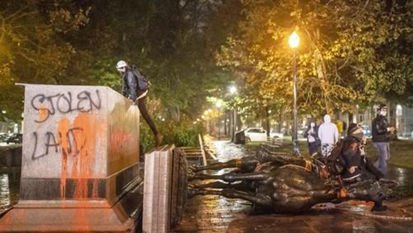 루스벨트·링컨 동상 철거한 시위대…트럼프 "감방에 처넣어야"