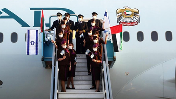 UAE 국적항공 여객기, 이스라엘 공항에 '역사적' 첫 착륙
