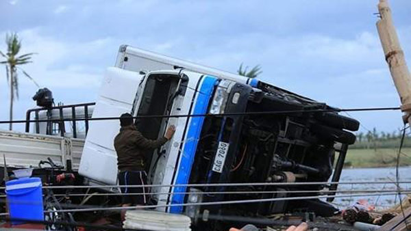 태풍 고니 필리핀 강타…최소 10명 사망