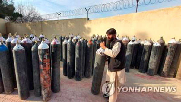 파키스탄 병원 의료용 산소 떨어져 코로나19 환자 7명 사망