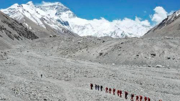 에베레스트 높이는 8천848.86m…60여년만에 약 1m 높아져