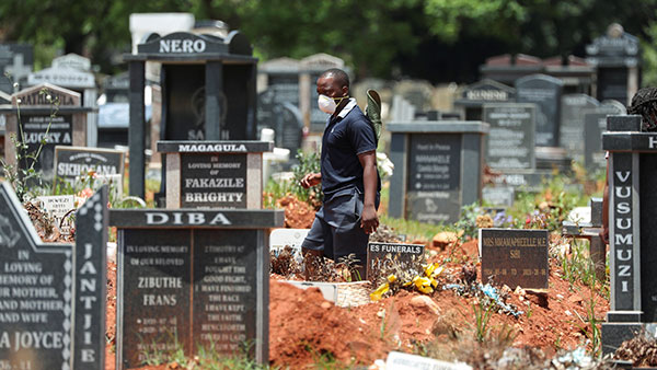 영국에 발끈한 남아공 "영국 코로나19 재확산, 남아공발 아니다"