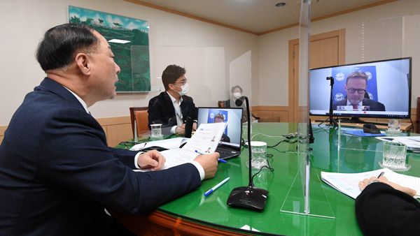 IMF, "한국, 추가적 재정·통화정책 완화…경제 회복 도움될 것"