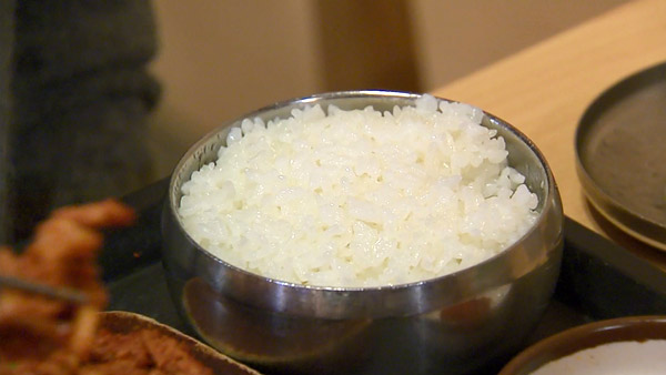 작년 1인당 하루 밥 한공기 반 먹어…쌀 소비량 30년만에 반토막