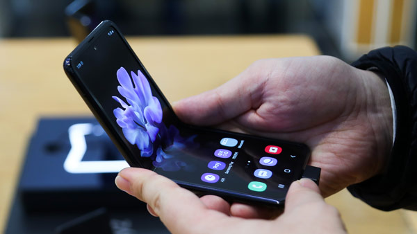 갤럭시Z플립 5G 출고가 30만원 싸졌다…165만→135만원