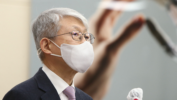 올해 코로나 국산백신 개발 어려워…"올해 장담하기 어렵다"