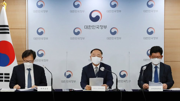 3년 만에 처음으로 감세… 1조5천억 깎았는데 대기업이 절반 이상