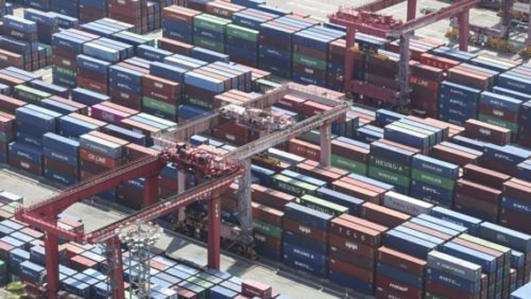 7월 수출 554억달러…65년 무역 역사상 최고치 