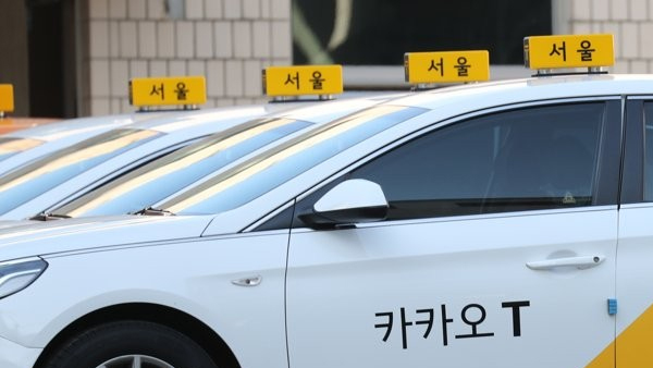 카카오 "MZ세대 택시기사 늘었다‥평균연령 2.6세 낮아져"
